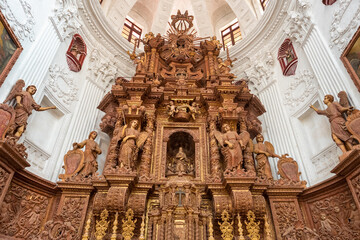 Wooden altar of the church of Saint Cajetan in Old Goa - obrazy, fototapety, plakaty