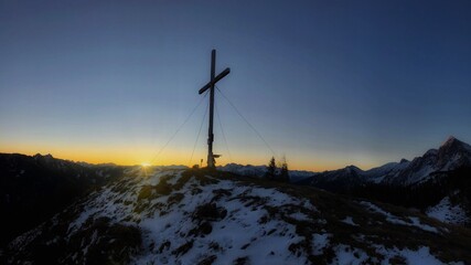 Fototapeta na wymiar Sunrise at the top of the mountain