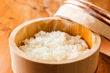 おひつに入ったご飯　Japanese rice
