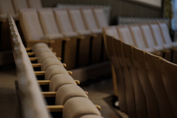 座席
Seat
