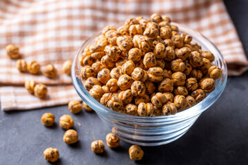 Roasted, yellow chickpeas in bowl (Turkish name; sari leblebi)