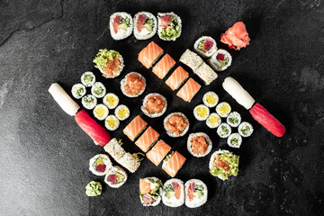 Obraz na płótnie Canvas Japanese seafood sushi set