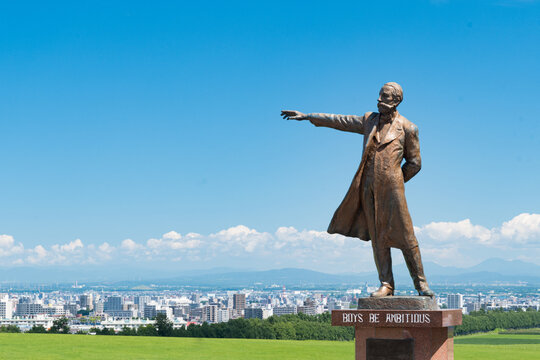 2020年8月北海道札幌市  羊ヶ丘展望台のクラーク博士像
