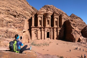 Wanderin in Petra Jordanien