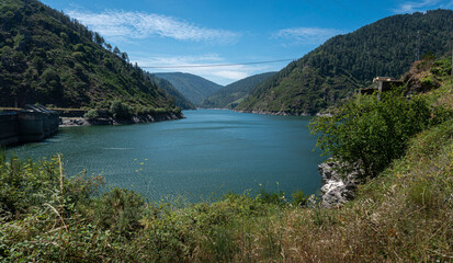 Fototapeta na wymiar View of the reservoir at Salime in Asturias, Spain