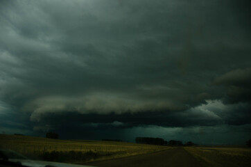Obraz na płótnie Canvas storm clouds over the storm