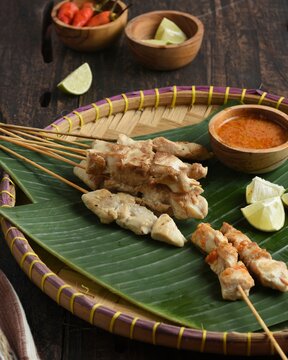 Taichan satay is a satay variant that contains grilled chicken meat without peanut sauce or soy sauce as common satay.This satay is only served with chili sauce and lime juice