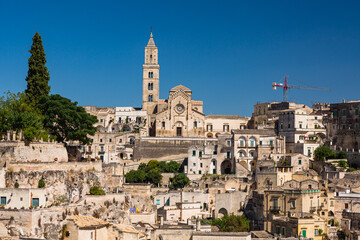 イタリア　マテーラの洞窟住居とマテーラ大聖堂
