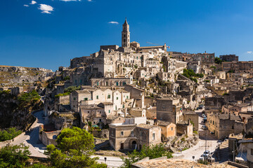 イタリア　マテーラの洞窟住居とマテーラ大聖堂
