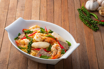 Spicy Stir Fried Instant Noodle with Seafood and basil