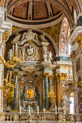 Fototapeta na wymiar イタリア　モノポリのマドンナデッラマディア大聖堂の祭壇