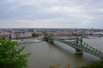 Fototapeta na wymiar Stunning view of the Danube River and Budapest