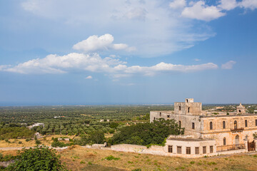 イタリア　オストゥーニの郊外の風景
