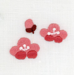 梅の花の刺繍