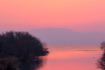 風景素材　冬の琵琶湖の夜明け