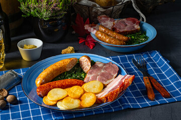 delicious oldenburger green cabbage with Pinkel sausage