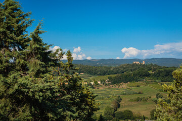 Fototapeta na wymiar イタリア　ポッジボンシの要塞からの風景 
