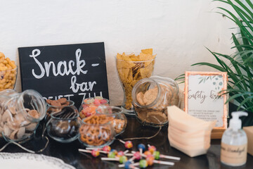 süße und herzhafte Snack Bar für die Hochzeit