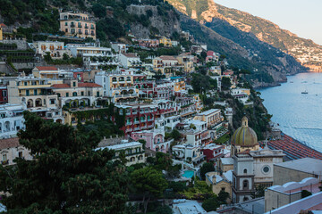 Fototapeta na wymiar イタリア　アマルフィ海岸のポジターノの丘の上からの景色