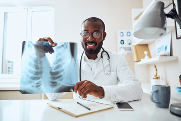 Demonstration of an x-ray film by a medical professional