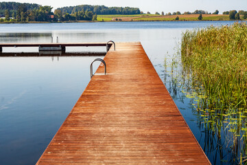 Pomost nad jeziorem © Ianu Arius