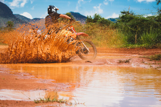 Motocross na lama