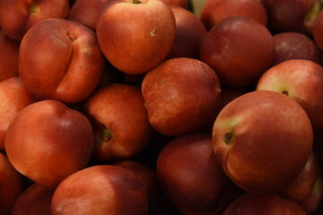 Fototapeta na wymiar peaches in the store