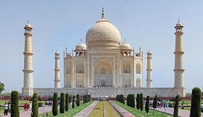 Fototapeta na wymiar Taj mahal the symbol of love 
