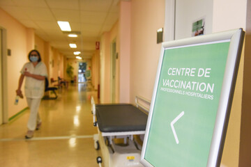 medecine vaccination covid-19 coronavirus soin santé vaccin