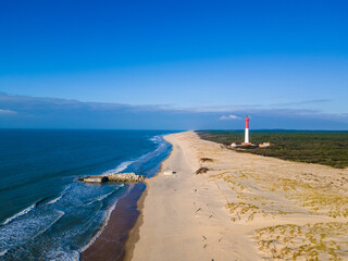 vu aérienne du phare de la coubre et de la plage du sémaphore a la Palmyre © tunach17