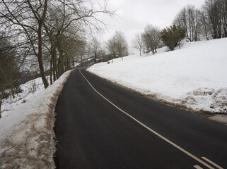 Obraz na płótnie Canvas carretera con nieve