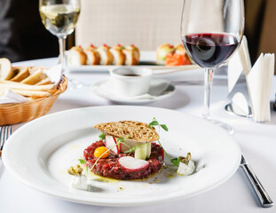 beef tartar with egg