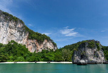Naklejka na ściany i meble Sand beach and green rocks of Hong island, Thailand