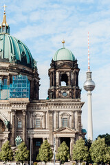 Widok na Berliner Dom i wieżę telewizyjną w Berlinie   © Ianu Arius