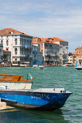 Fototapeta na wymiar イタリア　ヴェネツィアの運河と街並み 