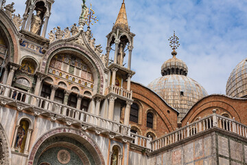 Fototapeta na wymiar イタリア　ヴェネツィアのサン・マルコ寺院