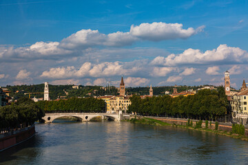 イタリア　ヴェローナのスカリジェロ橋からの景色
