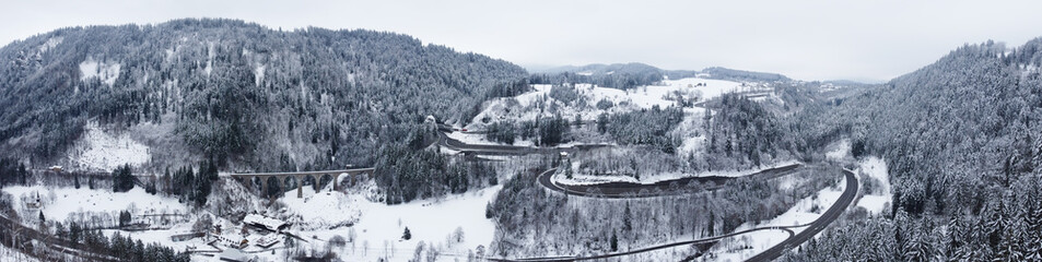 Höllental im Schwarzwald im Winter mit Schnee Panorama