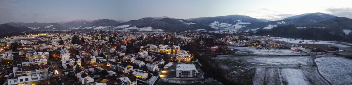 Panorama Kirchzarten am Abend