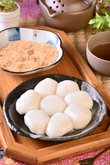 Fototapeta na wymiar Taiwan style mochi with peanut powder set up on the table 