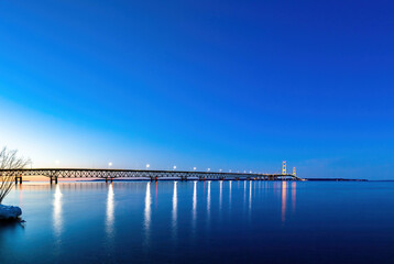 Obraz premium Mackinac Bridge at Night, Michigan
