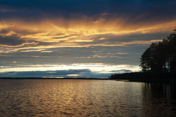 Fototapeta na wymiar Lake USA, beautiful views of nature from the shore, place for text, Karelia travel