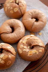 自宅でパン作り　アーモンドチョコレートベーグル