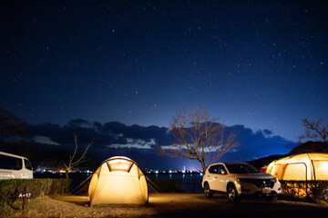 Fototapeta na wymiar キャンプ場の夜景