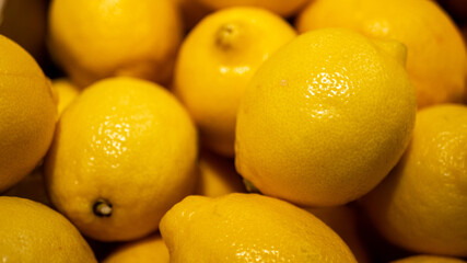 新鮮なたくさんのレモン