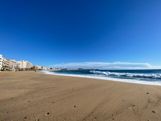 Día de olas y temporal en la playa. Costa Brava (Spain)