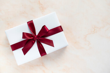 하얀 선물상자와 배경