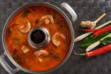 Hot and spicy shrimp tom yum Popular dishes in Thailand