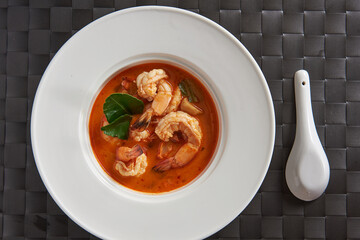 Hot and spicy shrimp tom yum Popular dishes in Thailand