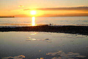 Fototapeta premium 神奈川県逗子海岸の夕日